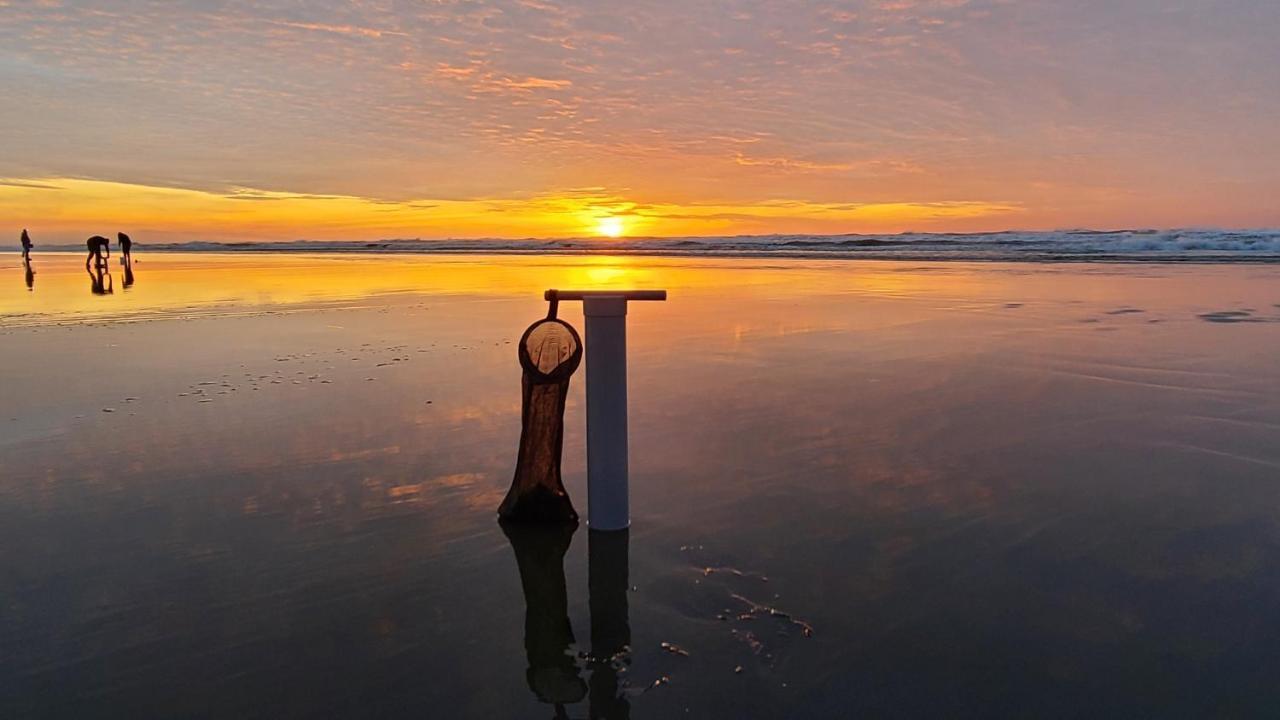 Lighthouse Oceanfront Resort ลองบีช ภายนอก รูปภาพ